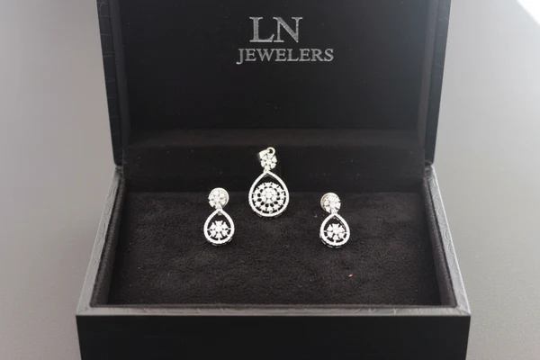 640_5 AD Pendent With Earring - Image 1